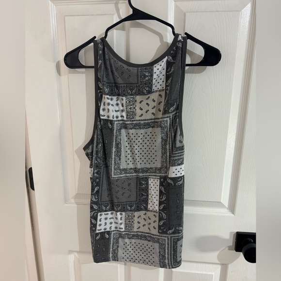 Men’s Tank Top Bundle (5) - Picture 13 of 16